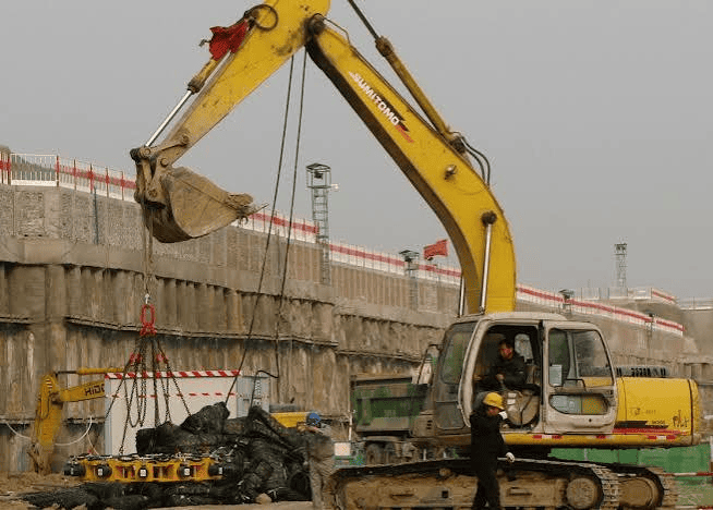 Applications of Hydraulic Pile Breakers